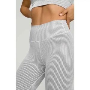 Good American Women's Size 3 / 4 New Seamless Ribbed Compression Power Leggings